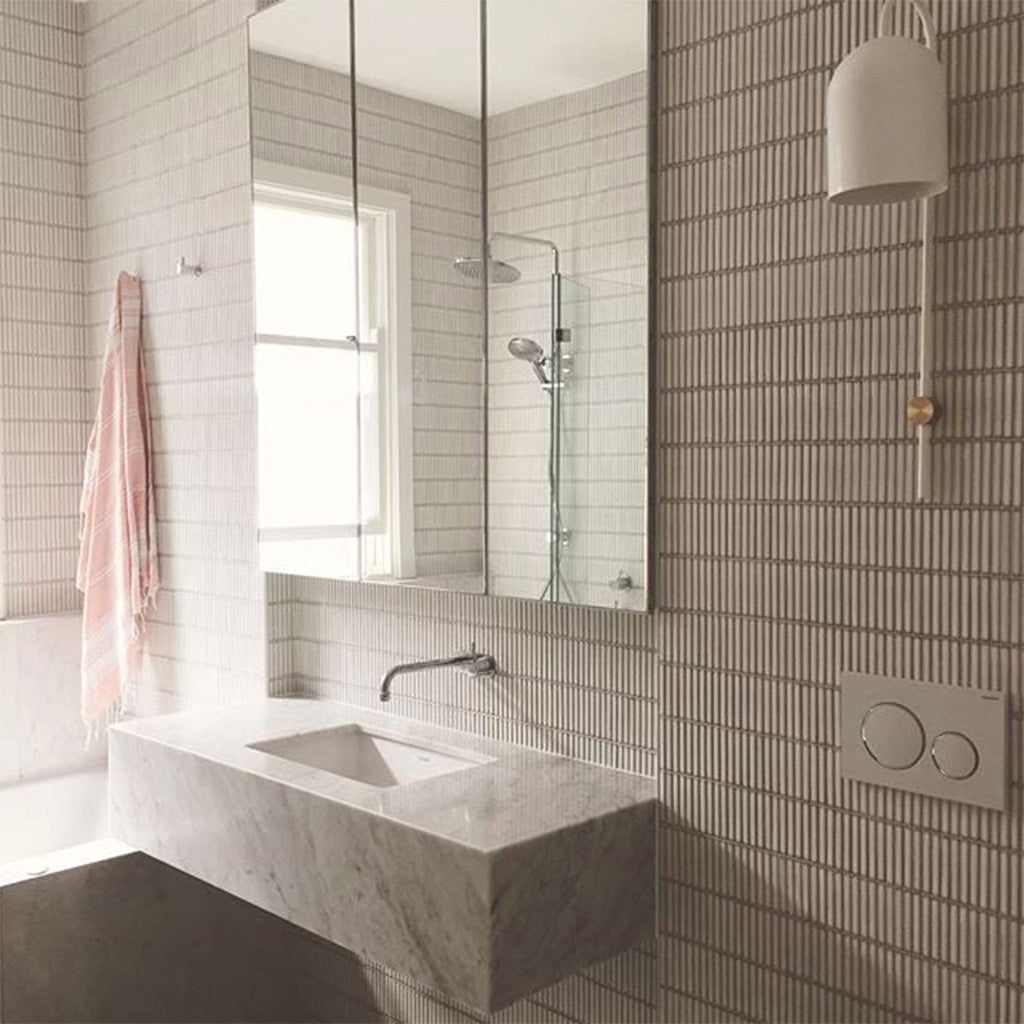 Antique Fingers white